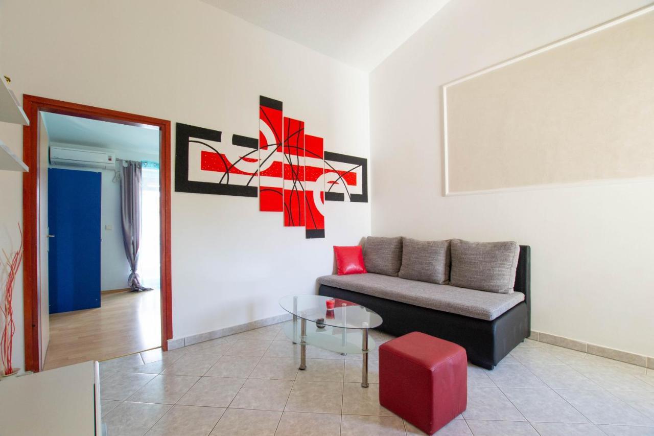 Cozy Apartment With Breakfast On Request 1 Pula Bagian luar foto