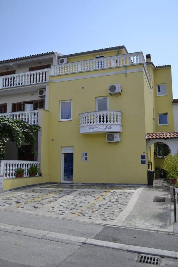 Cozy Apartment With Breakfast On Request 1 Pula Bagian luar foto