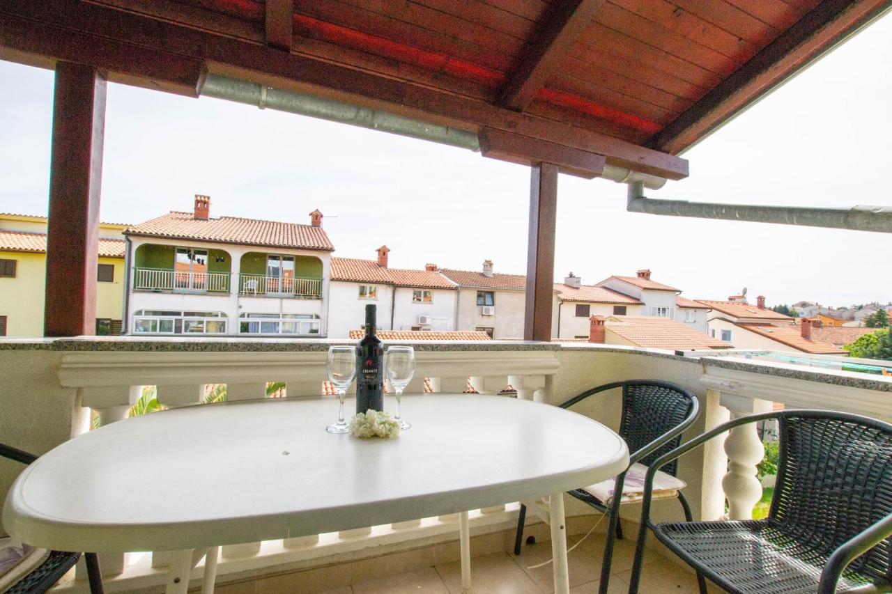Cozy Apartment With Breakfast On Request 1 Pula Bagian luar foto