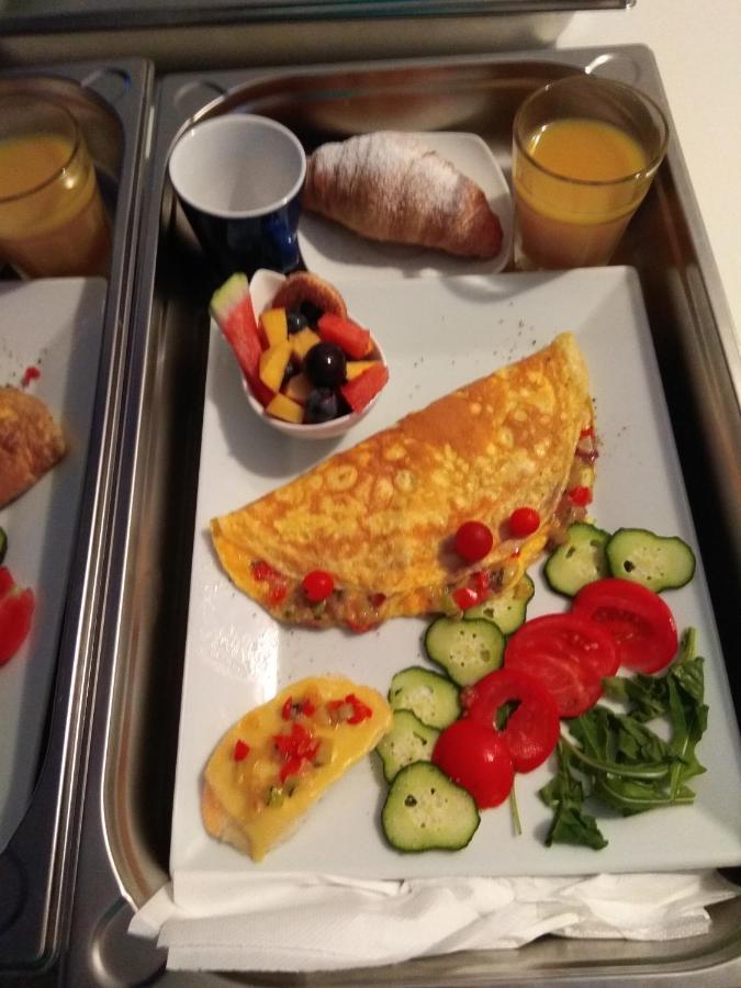 Cozy Apartment With Breakfast On Request 1 Pula Bagian luar foto