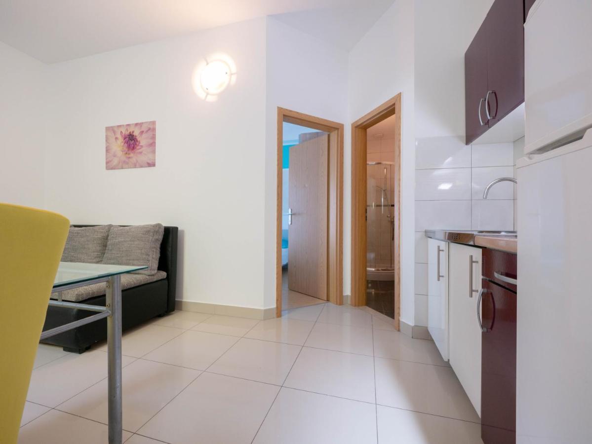 Cozy Apartment With Breakfast On Request 1 Pula Bagian luar foto