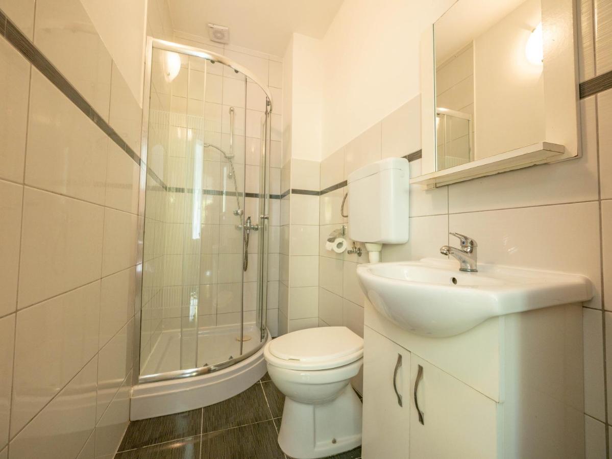 Cozy Apartment With Breakfast On Request 1 Pula Bagian luar foto