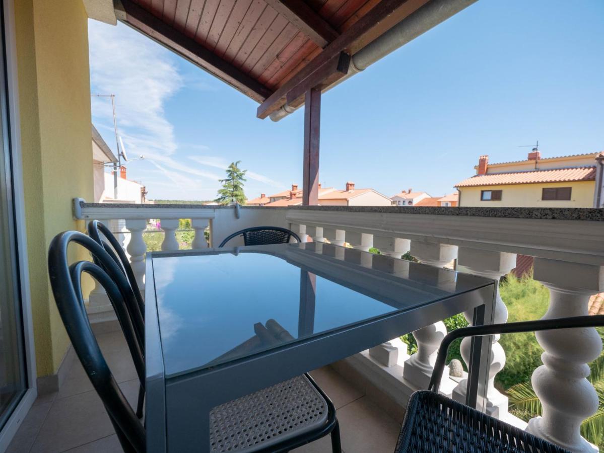 Cozy Apartment With Breakfast On Request 1 Pula Bagian luar foto